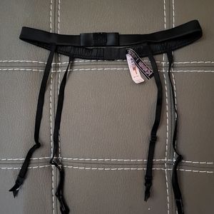 Victorias secret garter belt size m/l